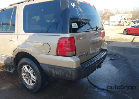 2006 Ford Expedition Xlt/Xlt Sport from USA, damaged, VIN 1FMPU15536LA22610
